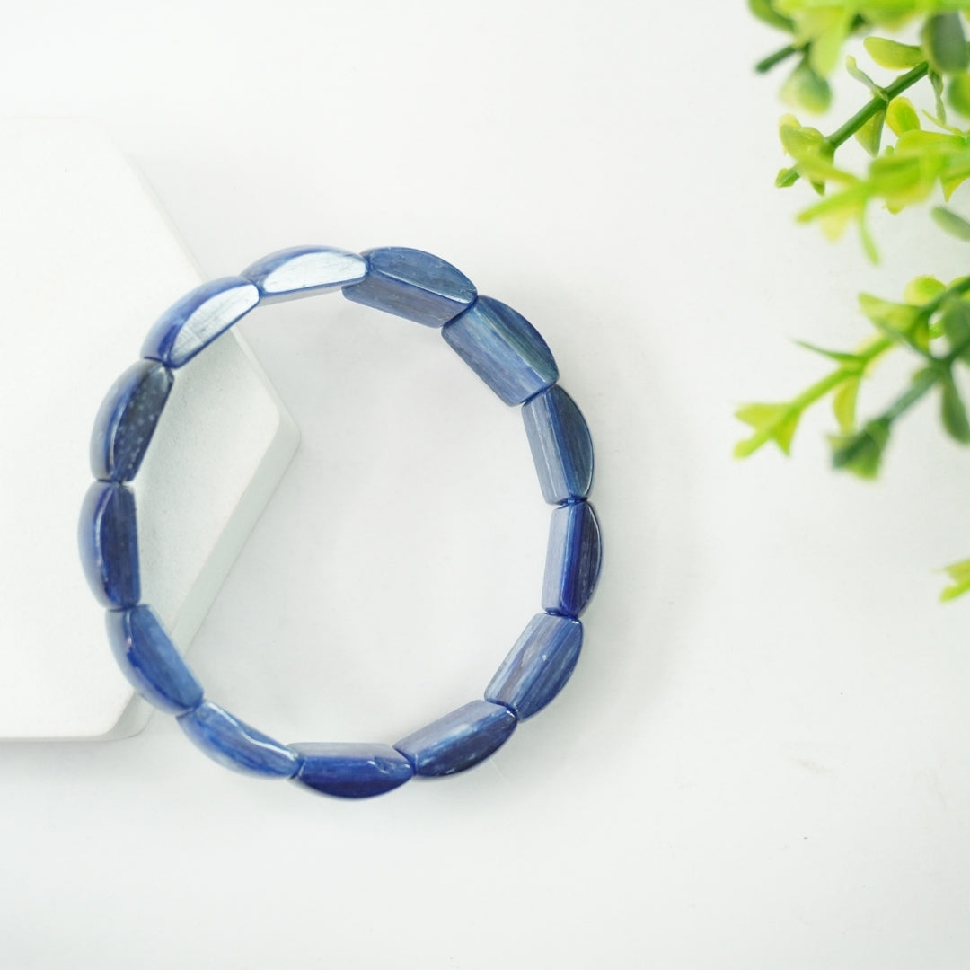 Blue Kyanite Bracelet: Alignment and Tranquility