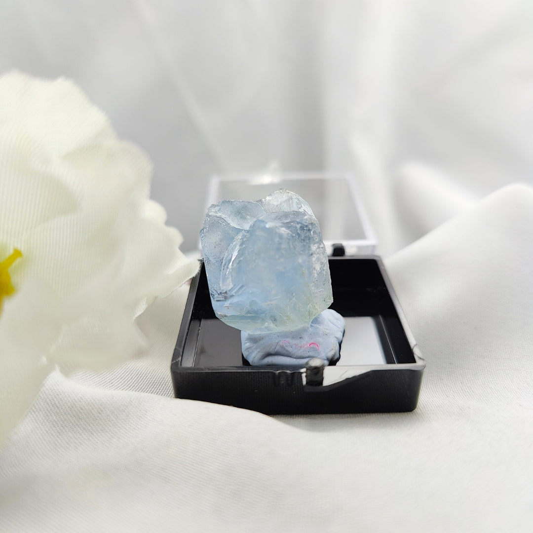 Celestite Natural Stone - Box: Inner Peace