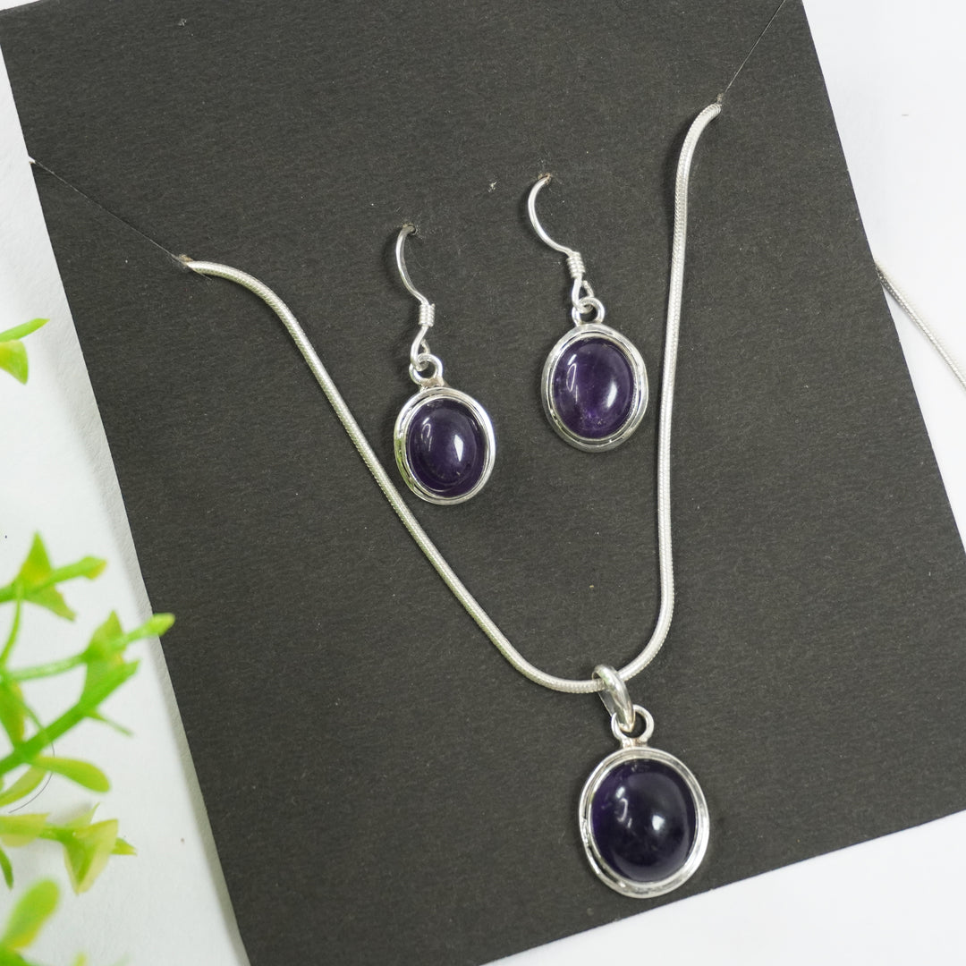 Amethyst Silver Pendant and Earrings : Oval