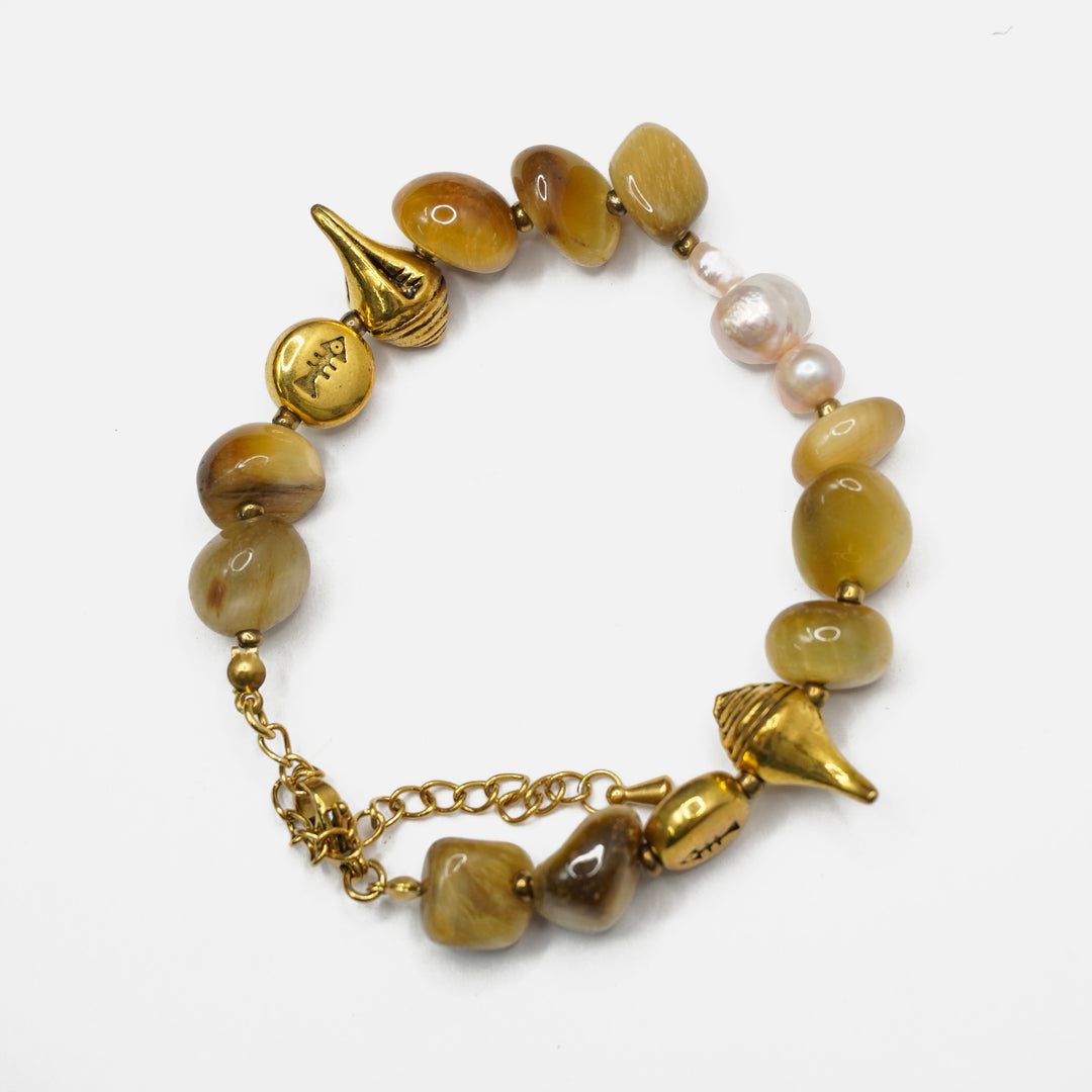 Cat's Eye Bracelet: Conch Charm