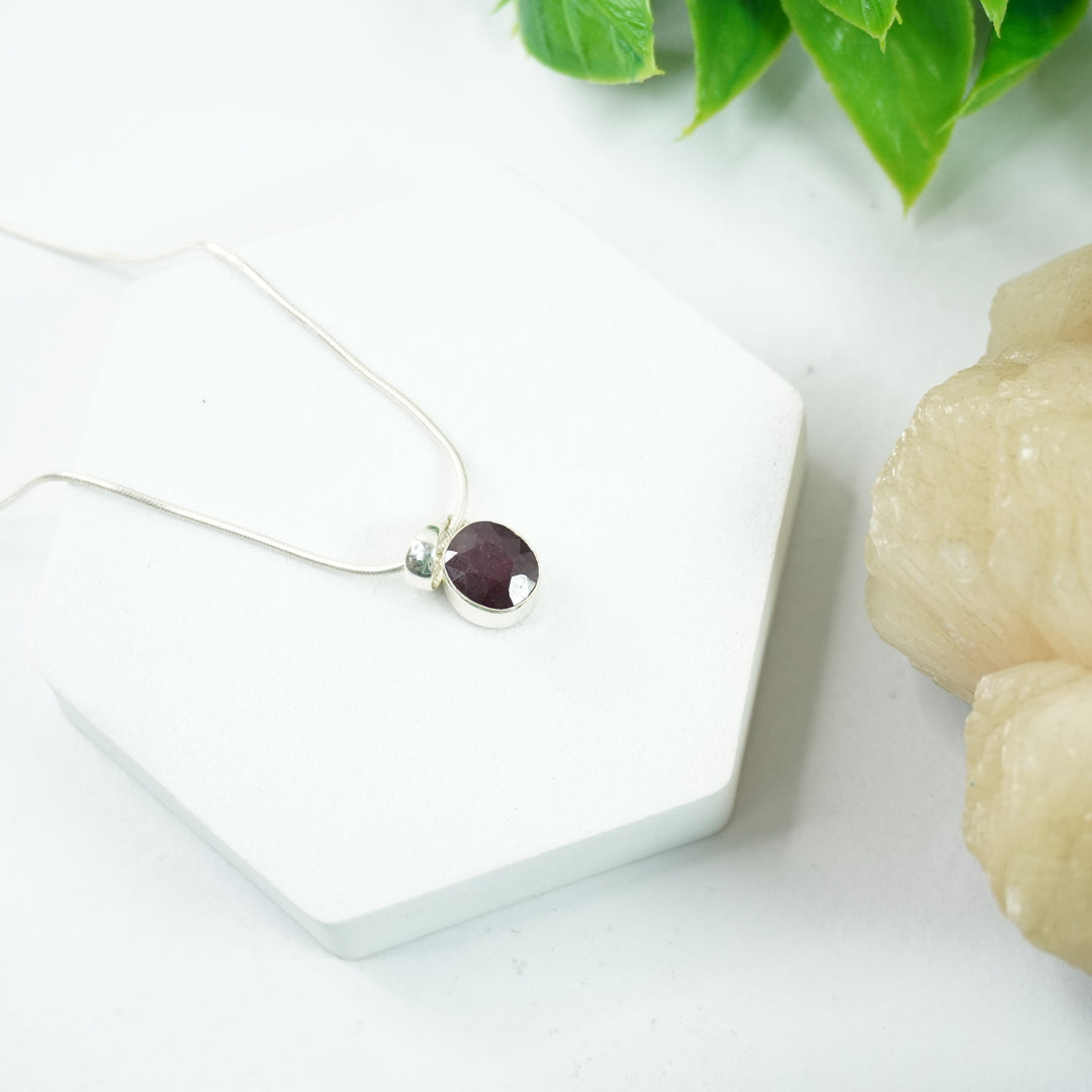 Garnet Silver Pendant : Medium Oval
