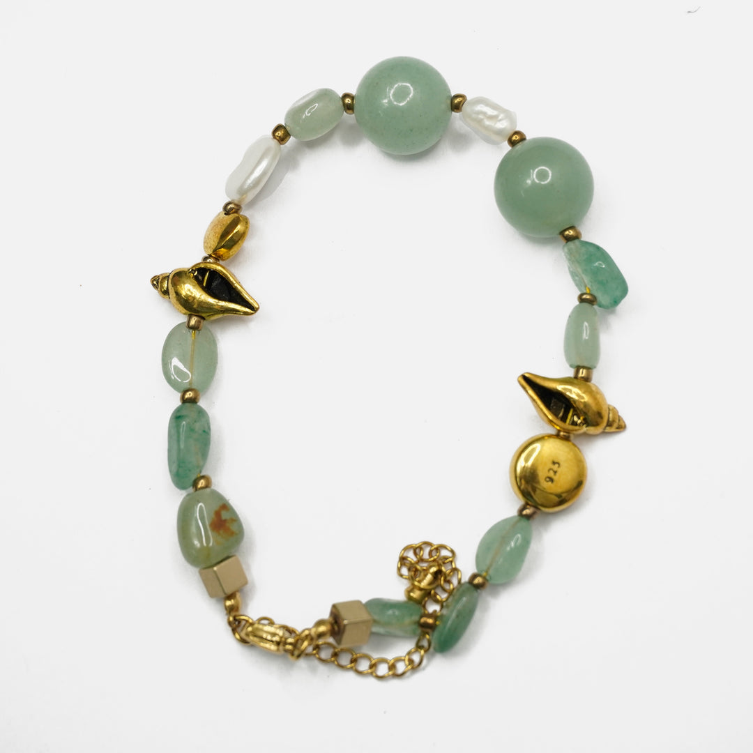 Jade Bracelet: Conch Charm