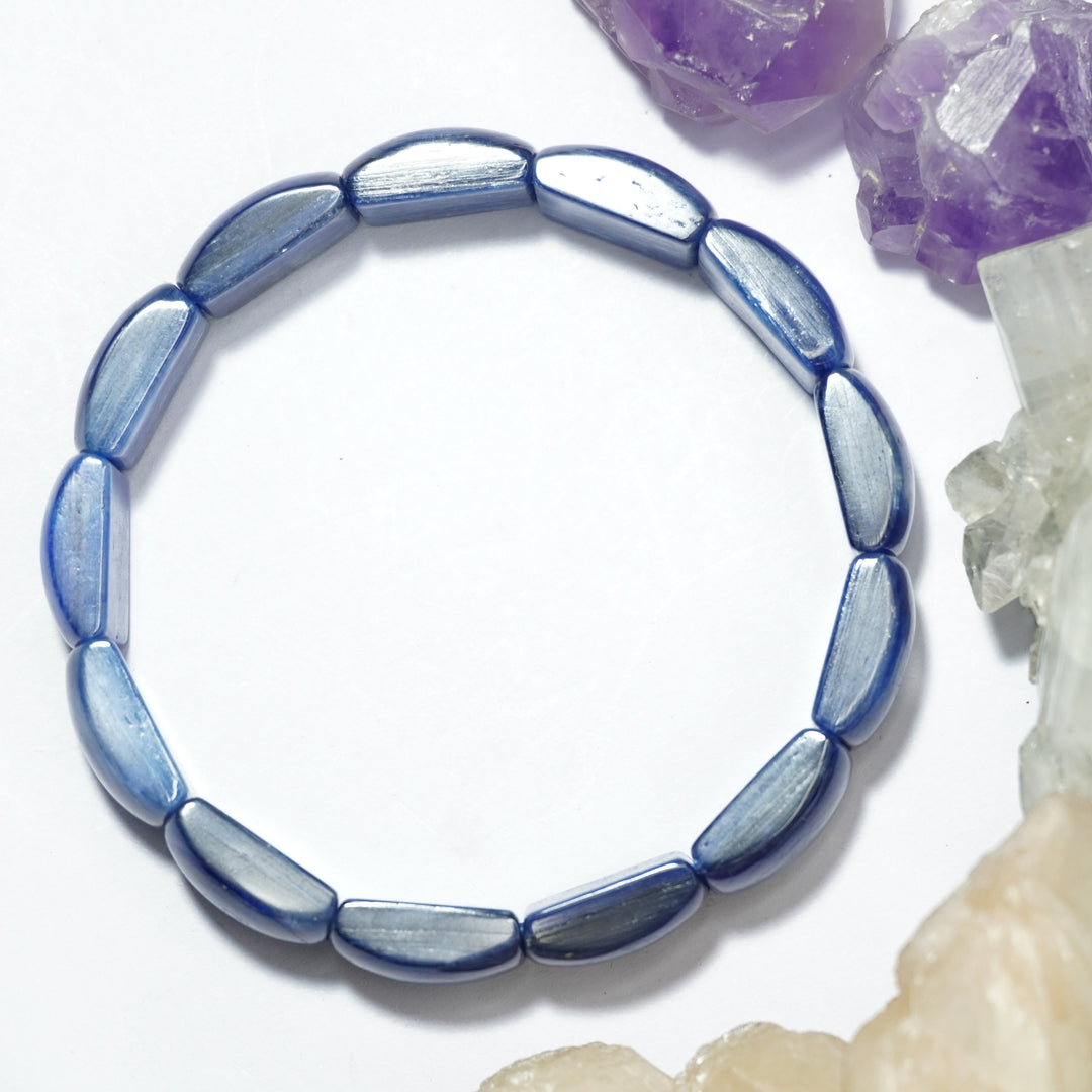 Blue Kyanite Bracelet: Alignment and Tranquility