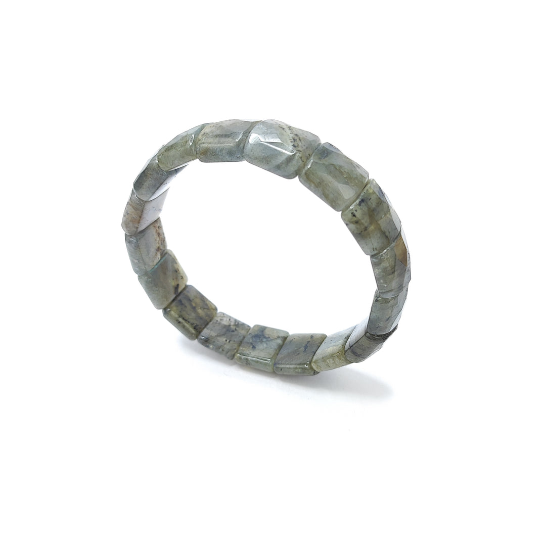 Labradorite Bracelet: Magic and Transformation