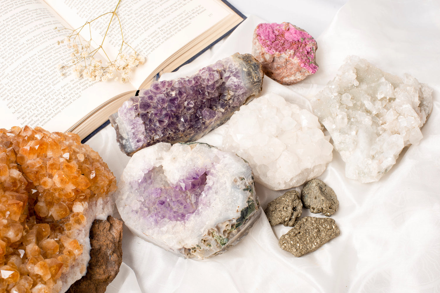 CLUSTERS AND NATURAL STONES