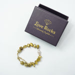 Load image into Gallery viewer, Cat&#39;s Eye Bracelet: Conch Charm
