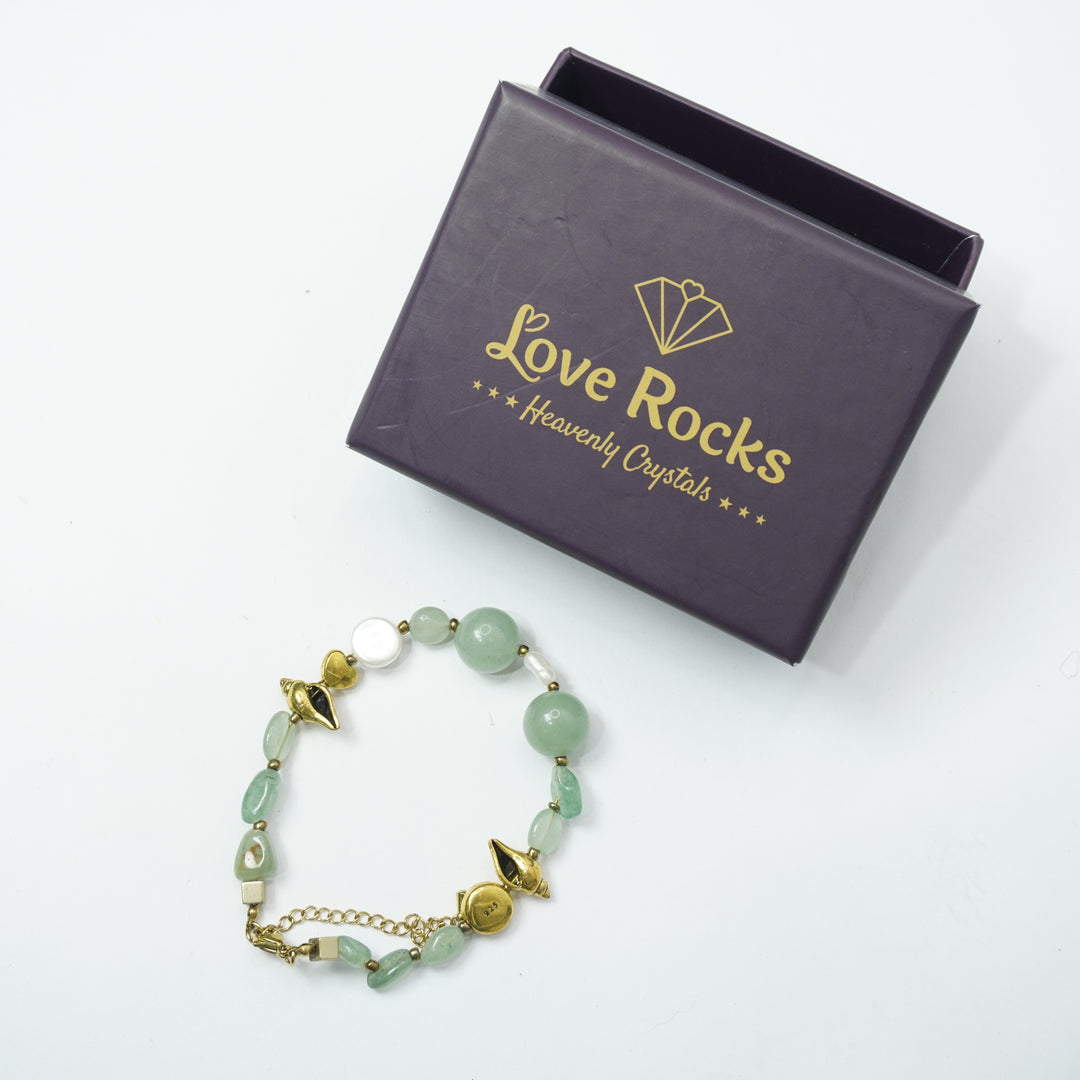 Jade Bracelet: Conch Charm