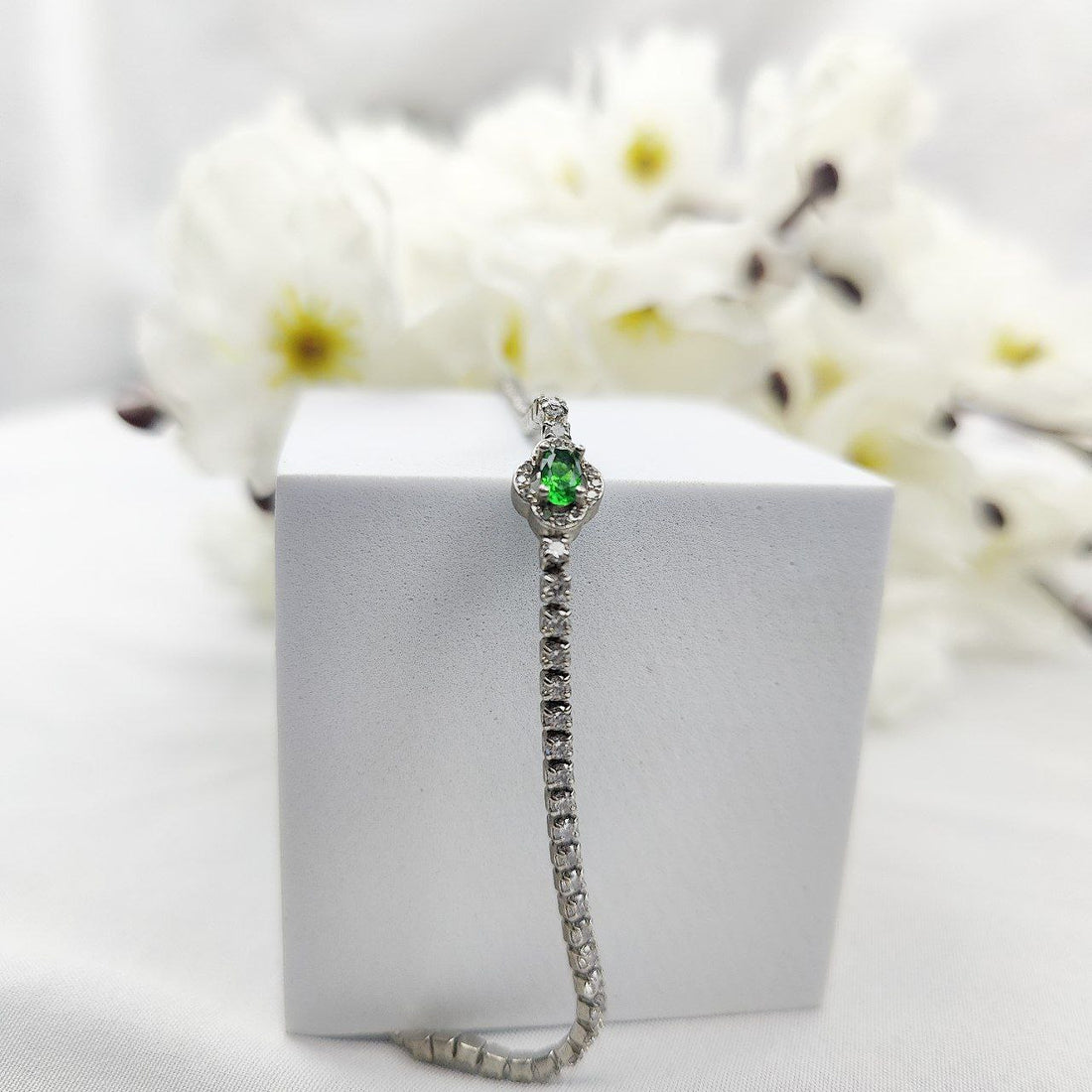 Emerald Jewellery Bracelet